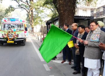 CM Dhami flagged off mobile medical unit vehicles
