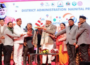 CM Dhami participated in the Winter Carnival organized in Nainital