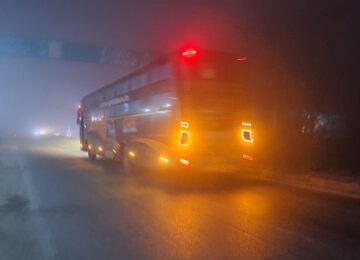 The speed of buses should not exceed 40 kmph in fog.