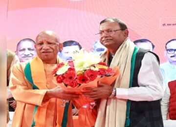 CM Yogi congratulated the newly elected state president Pankaj Chaudhary.