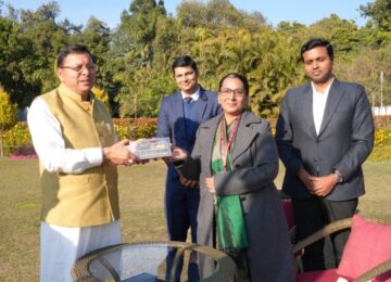 DRM, Moradabad Vinita Srivastava met CM Dhami.