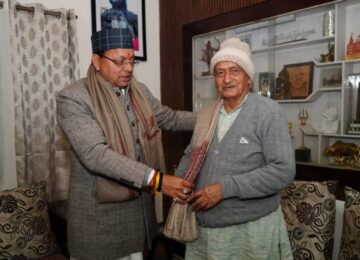 CM Dhami congratulated Bhagat Singh Koshyari on Padma Bhushan selection.