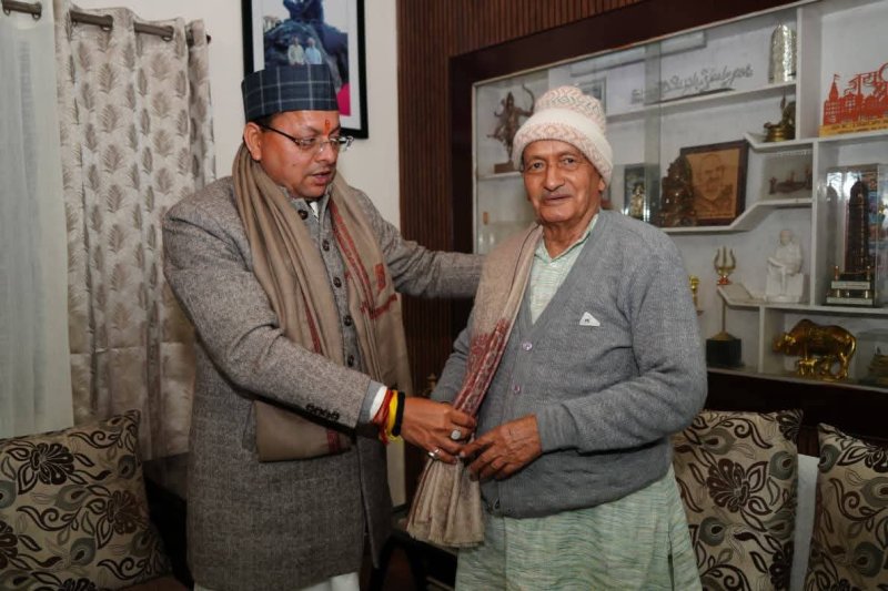 CM Dhami congratulated Bhagat Singh Koshyari on Padma Bhushan selection.