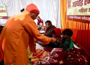 CM Yogi inspected two night shelters.