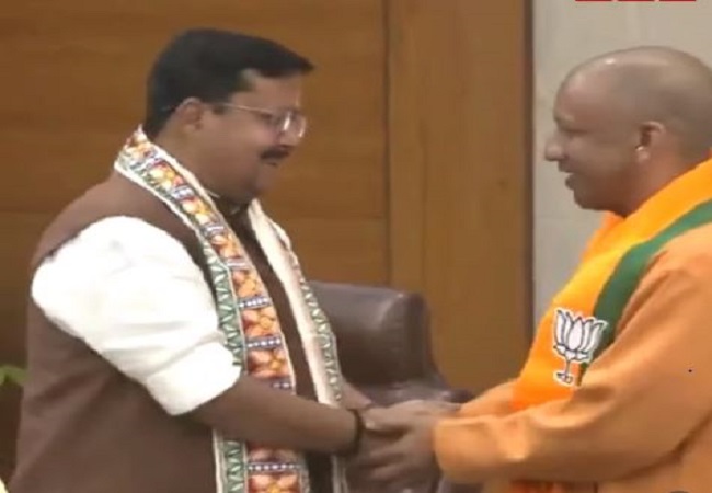 CM Yogi congratulated Nitin Naveen on being appointed National President.