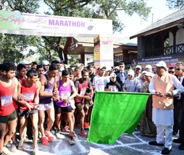 CM Dhami flagged off the 5 km run
