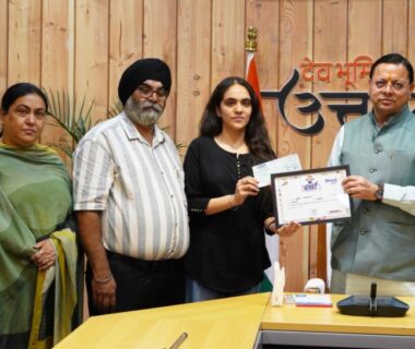 CM Dhami honored meritorious students