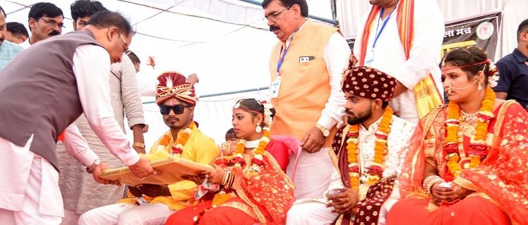 CM Vishnudev Sai blessed 13 newlyweds.