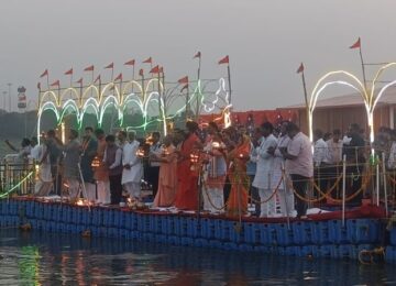 CM Yogi inaugurated Ganga Aarti on the floating jetty at Sangam.