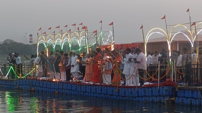 CM Yogi inaugurated Ganga Aarti on the floating jetty at Sangam.
