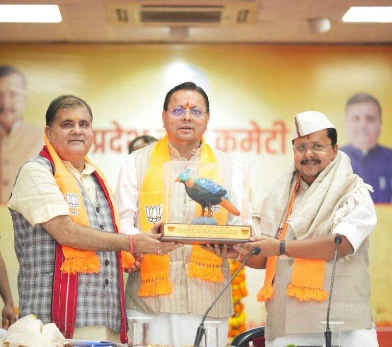 CM Dhami and Mahendra Bhatt felicitated Nitin Nabeen
