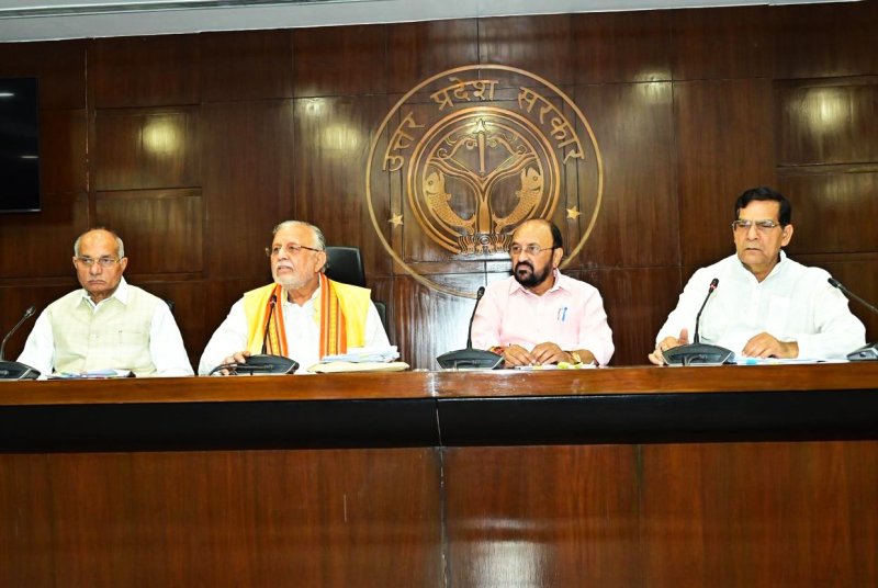 Yogi Cabinet