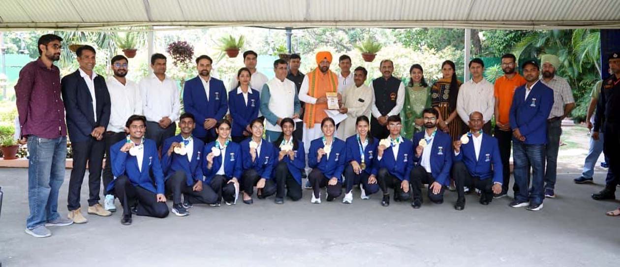 11 world champion yoga players met CM Nayab Singh