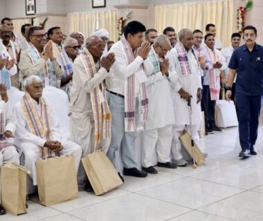 Farmers shared their experiences with CM Yogi