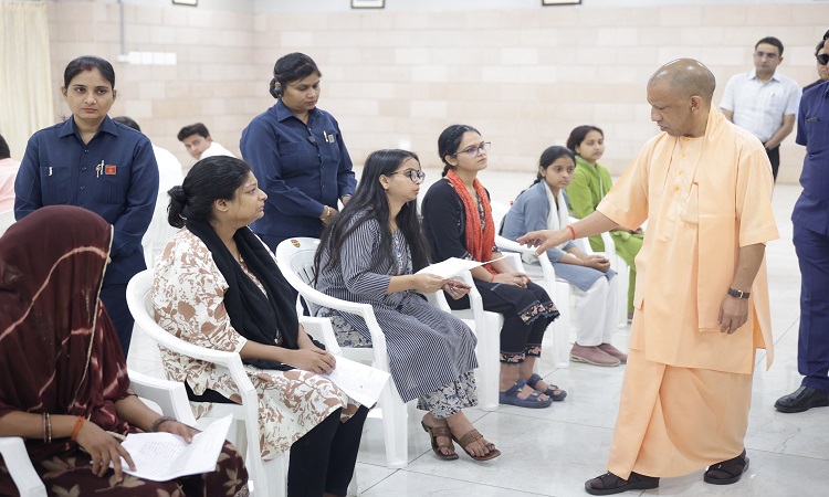 अतिक्रमण कतई बर्दाश्त नहीं, आरोपियों पर तत्काल करें कार्रवाईः मुख्यमंत्री