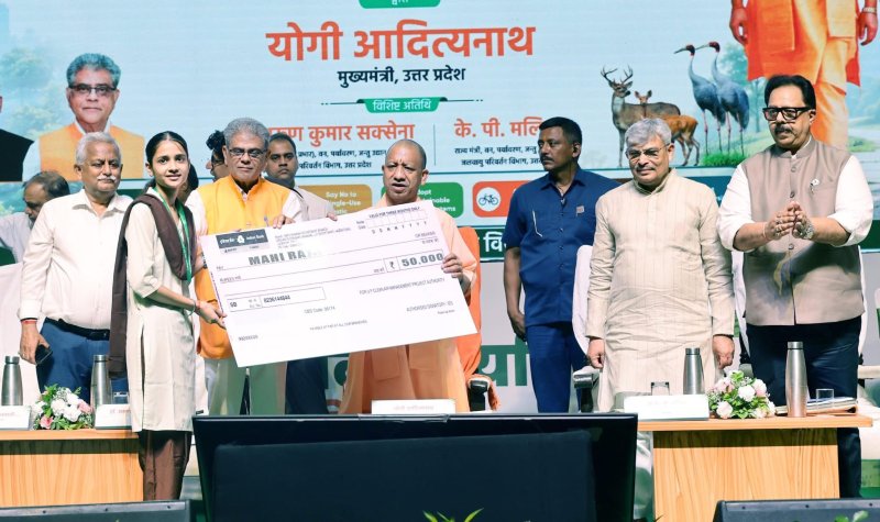 Students and village heads expressed their gratitude to CM Yogi.