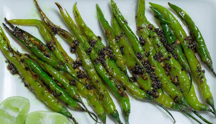 Fried-green-chillies