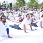 अंतर्राष्ट्रीय योग दिवस पर पौधरोपण व युवा गोमती मित्रों का सम्मान
