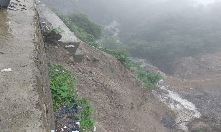 Dehradun-Mussoorie-road