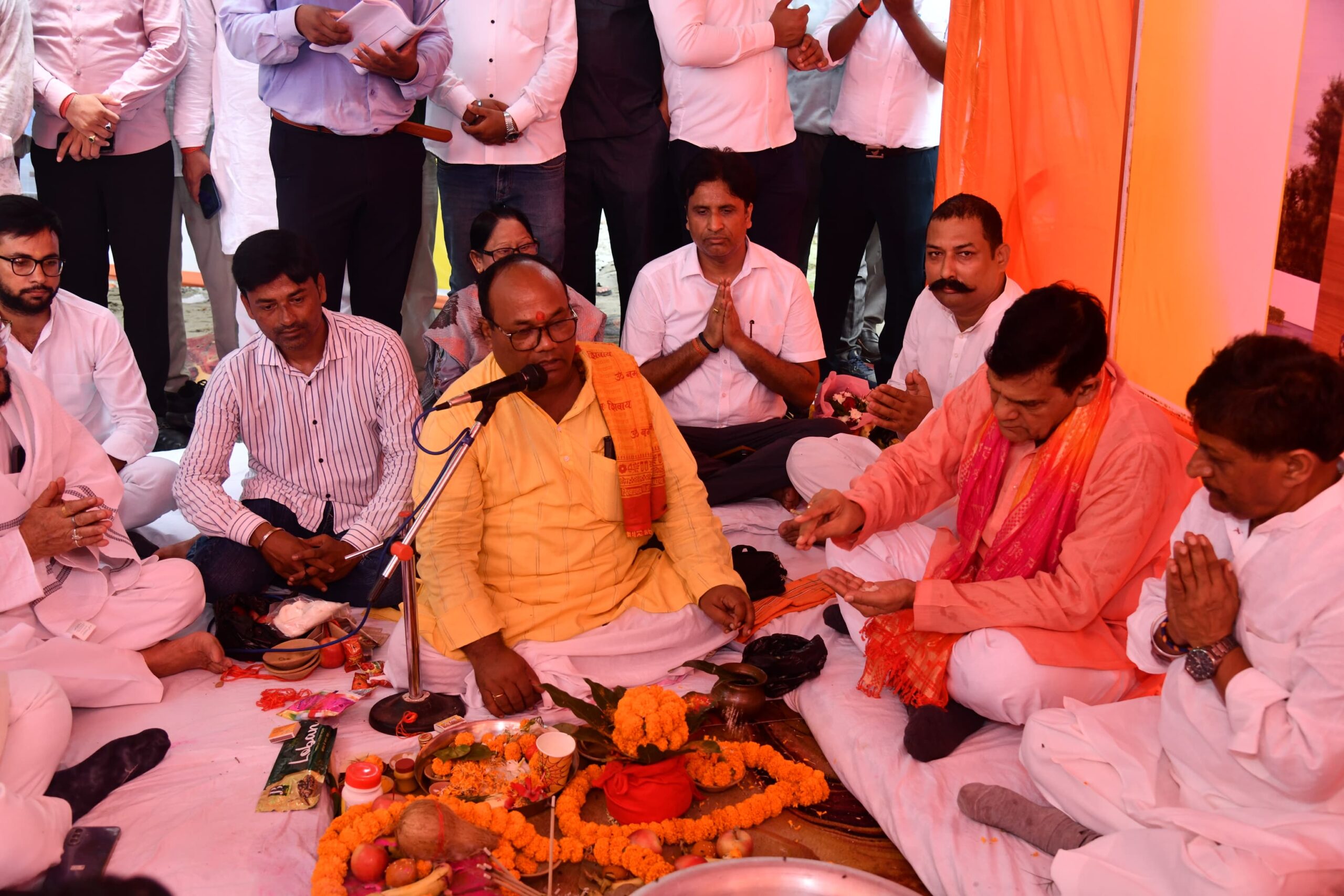 AK Sharma performed Bhoomi Pujan of the fifth modern civic convenience center