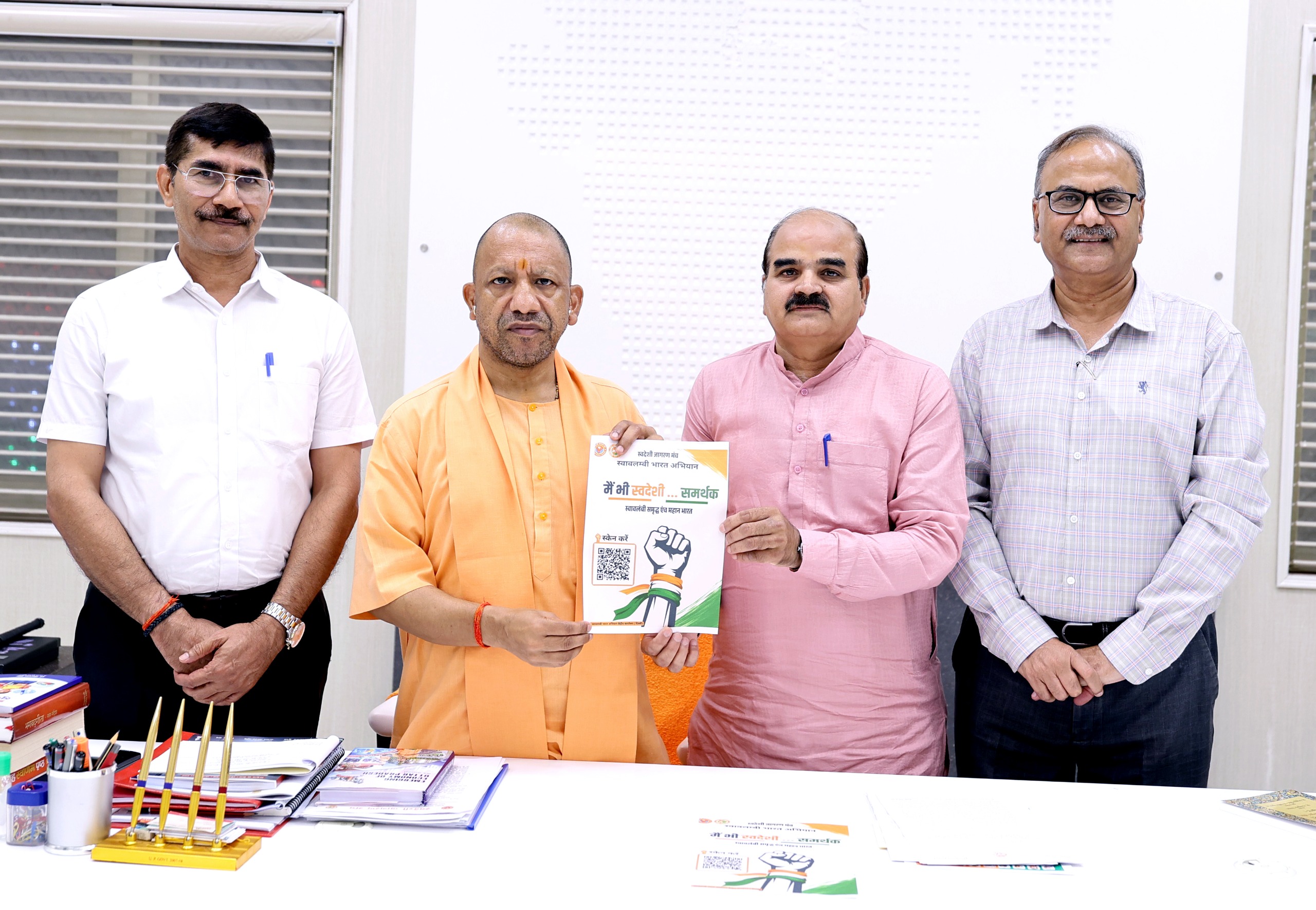 Dr. Rajiv Kumar met CM Yogi.