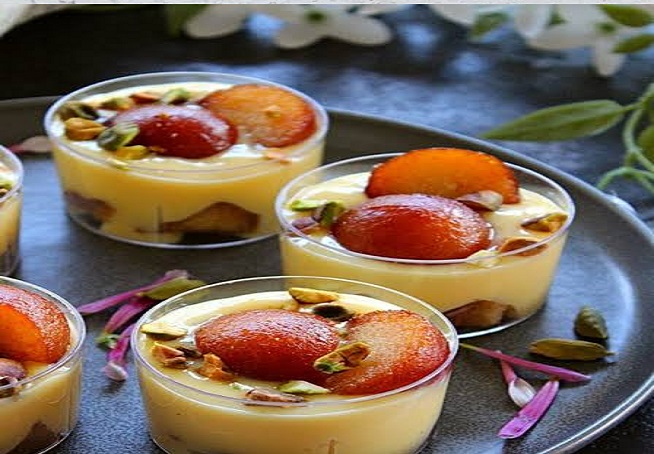 Gulab-Jamun-Custard