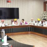 Mann-Cabinet-Meeting
