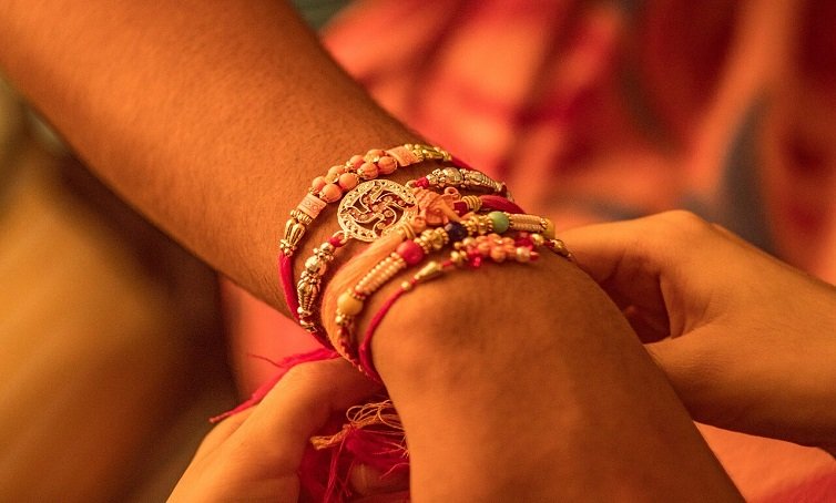 Raksha-Bandhan-1-2