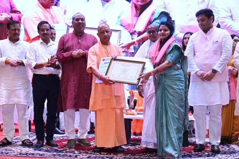 CM-Yogi-18