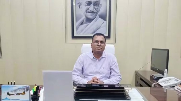 Shahjahanpur once again tops in CM dashboard ranking