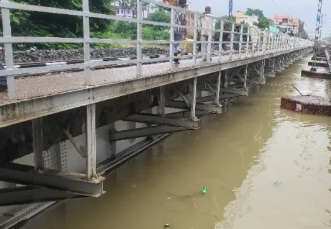 Havoc-caused-by-floods-on-the-Patna-Gaya-rail-section-in-Bihar